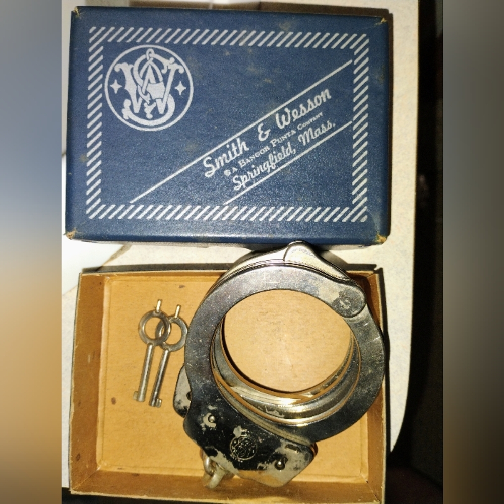 Smith & Wesson Handcuffs